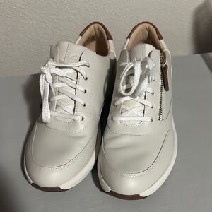 Clarks Women's Nalle Lace Sneaker